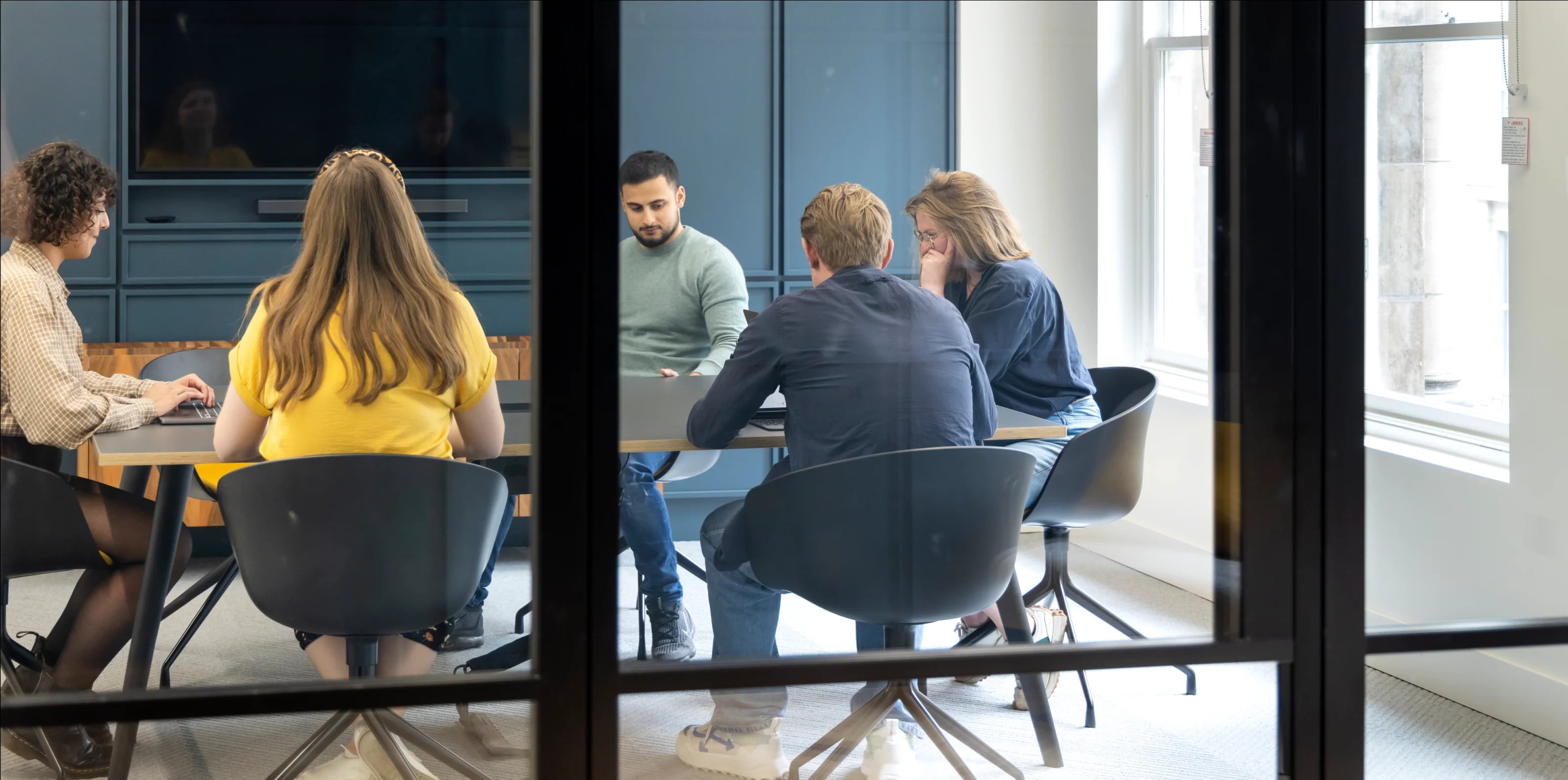 Meeting rooms and boardrooms with 65” screens and super-fast connectivity